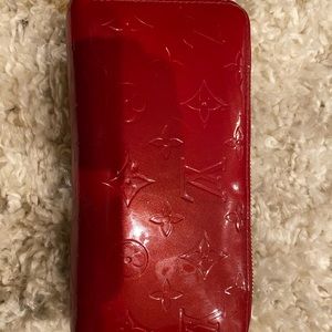 Authentic Vernis zippy Louis Vuitton wallet